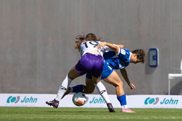 Women s Bundesliga 2: FC Carl Zeiss Jena vs. SGS Essen, Jena, August 8, 2026; Sarah Preuss 11 (FC Carl Zeiss Jena) vs. Selina Maria Albrecht 19 (SGS Essen); Women s Bundesliga 2: FC Carl Zeiss Jena vs. SGS Essen at the ad hoc arena at Ernst Abbe Sportfeld, August 8, 2026 Copyright: xBEAUTIFULxSPORTS Duehringx