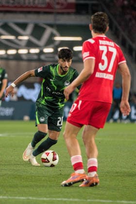 August 8, 2026 Men s Soccer 2026–2027 2. Bundesliga Matchday 1 VfL Wolfsburg 1 FC Kaiserslautern Volkswagen Arena, Wolfsburg Muhammed Damar, Wolfsburg, 20, in green with the ball Wolfsburg, Lower Saxony, Germany