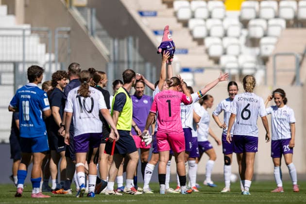 Women s Bundesliga 2: FC Carl Zeiss Jena vs. SGS Essen, Jena, August 8, 2026. SGS Essen celebrates the 3 points. Women s Bundesliga 2: FC Carl Zeiss Jena vs. SGS Essen, ad hoc arena at Ernst Abbe Sportfeld, August 8, 2026 Copyright: xBEAUTIFULxSPORTS Duehringx
