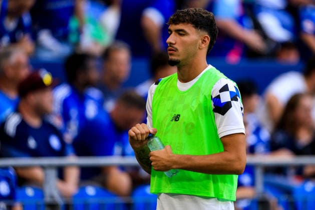GELSENKIRCHEN, GERMANY - AUGUST 8: Matteo Plaia of Atalanta BC looks on during the pre-season friendly match between FC Schalke 04 and Atalanta BC at the Veltins-Arena on August 8, 2026 in Gelsenkirchen, Germany.  Copyright: xRenexNijhuis MBxMediax