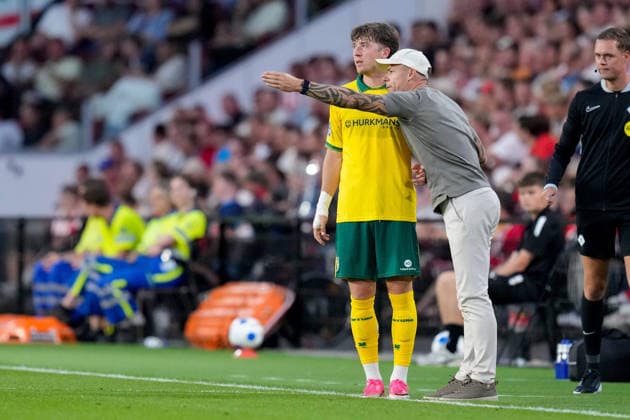 Ole ter Haar of Fortuna Sittard and Danny Buijs of Fortuna Sittard talk during the 2026–27 Eredivisie match between PSV and Fortuna Sittard at Philips Stadion on August 8, 2026, in Eindhoven, Netherlands. Photo by Alex Gottschalk, DeFodi Images