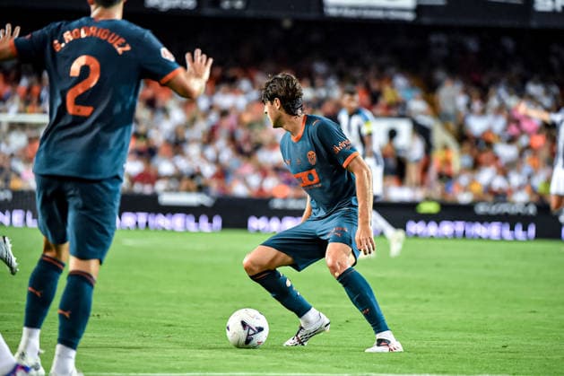 ESP Valencia CF vs. Newcastle CF, 2026–2027 Preseason Match: Javi Guerra of Valencia during the preseason match between Valencia CF and Newcastle CF, played at Estadio Mestalla in Valencia on August 8, 2026. Valencia, Spain. Valencia, Spain. Soccer Copyright: xLeopoldxSoglox