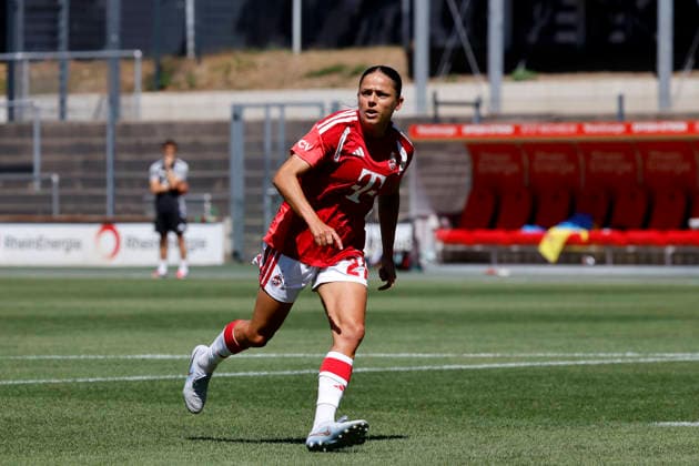 Soccer player Laura Feiersinger in midfield during the friendly match between the 1. FC Köln Women s First Team and FC Twente Enschede (NED) at Franz Kremer Stadium. Final score: 5–1 for Köln, August 8, 2026, North Rhine-Westphalia, Germany Copyright: xChristophxHardtx
