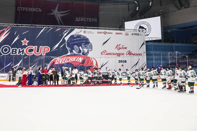 RUSSIA, MYTISHCHI - AUGUST 8, 2026: Ak Bars Kazan U12 players (R) are seen after the 2026 Ovi Cup final Ice hockey, Eishockey match in Mytishchi, northeast of Moscow. Ovi Cup is an annual youth ice hockey tournament named after three-time world champion Alexander Ovechkin and first held in 2018. Centre left back: Russian State Duma member, retired hockey player Vyacheslav Fetisov. Centre right back: hockey player Alexander Ovechkin. Sofya Sandurskaya TASS  95915491