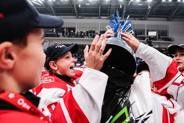 RUSSIA, MYTISHCHI - AUGUST 8, 2026: Gold medal winners, Spartak Moscow U12, celebrate with the trophy during the victory ceremony after the 2026 Ovi Cup final Ice hockey, Eishockey match in Mytishchi, northeast of Moscow. Ovi Cup is an annual youth ice hockey tournament named after three-time world champion Alexander Ovechkin and first held in 2018 2026 Ovi Cup Final Ice Hockey Match Outside Moscow  - ZUMAt113 20260808_zaa_t113_458 Copyright: xSofyaxSandurskayax
