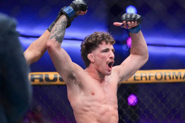 August 8, 2026, Las Vegas, Nevada, USA: QUILLAN SALKILLD defeats MATEUSZ GAMROT by a submission (rear naked choke) during UFC Fight Night 120 at the UFC APEX in Las Vegas. Las Vegas USA - ZUMAo117 20260808_zsp_o117_002 Copyright: xMikaelxOnax