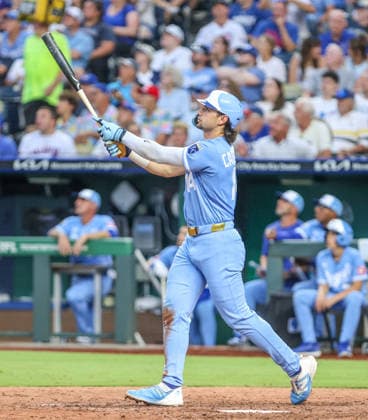 AUG 08, 2026: Kansas City Royals outfielder Jac Caglianone (14) hits a home run in the 7th inning against the Chicago Cubs at Kauffman Stadium Kansas City, MO. CSM MLB, Baseball Herren, USA 2026: Cubs Vs Royals Aug 8th  - ZUMAc04_ 20260808_zma_c04_389 Copyright: xRomanxPunox