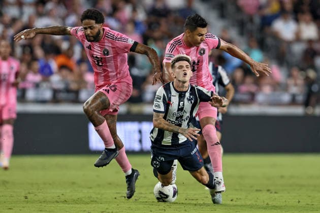 August 8, 2026, Miami, Florida, USA: MICAEL DOS SANTOS (16), CASEMIRO (5) of Inter Miami CF and IKER OCHOA (10) of Monterrey battle for a ball during a 2026 Leagues Cup soccer match between Inter Miami CF and Monterrey Miami USA - ZUMAa257 20260808_zsp_a257_016 Copyright: xChrisxArjoonx