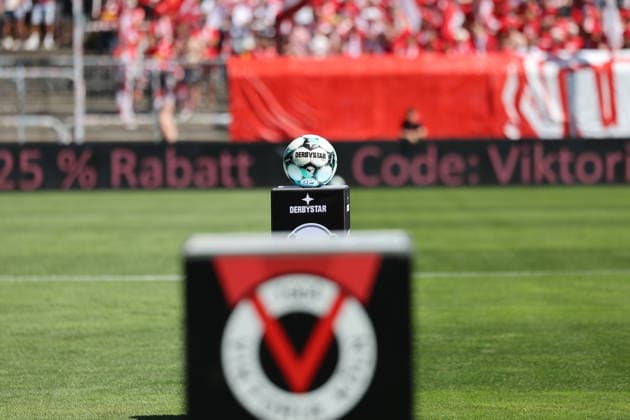 August 8, 2026, xsefx, Soccer, FC Viktoria Köln vs. SSV Jahn Regensburg, 3. Liga, Sportpark Höhenberg, Matchday 1, 2026–2027 Season Presentation of the 3rd Bundesliga match ball. DFB regulations prohibit any use of photographs as image sequences and or quasi-video. North Rhine-Westphalia, Germany