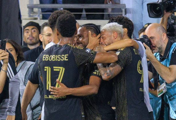 August 8, 2026, Los Angeles, California, USA: Eddie Segura 4 of the Los Angeles Football Club is congratulated by teammates after scoring a goal by teammates during the Leagues Cup game against the Toluca FC on Saturday August 8, 2026 at the BMO Stadium in Los Angeles, California. LAFC wins 1-0. JAVIER ROJAS PI LAFC Vs. Toluca FC  - ZUMAp124 20260808_zaa_p124_008 Copyright: xJavierxRojasx