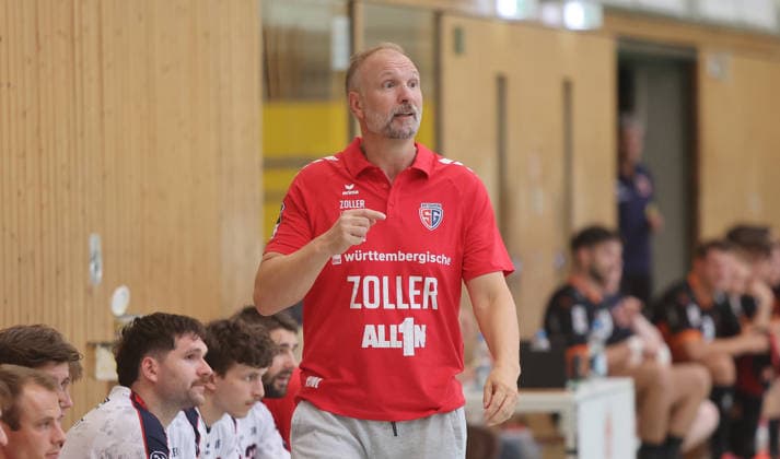 Bönnigheim, Handball: SG BBM Bietigheim vs. Kadetten Schaffhausen, Coach Hartmut Mayerhoffer (BBM)