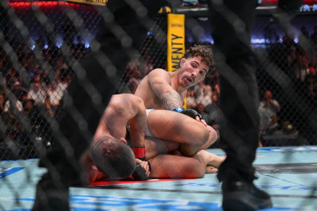 August 9, 2026, Las Vegas, Nevada, USA: QUILLAN SALKILLD defeats MATEUSZ GAMROT by a submission (rear naked choke) during UFC Fight Night 120 at the UFC APEX in Las Vegas. Las Vegas USA - ZUMAo117 20260809_zsp_o117_004 Copyright: xMikaelxOnax