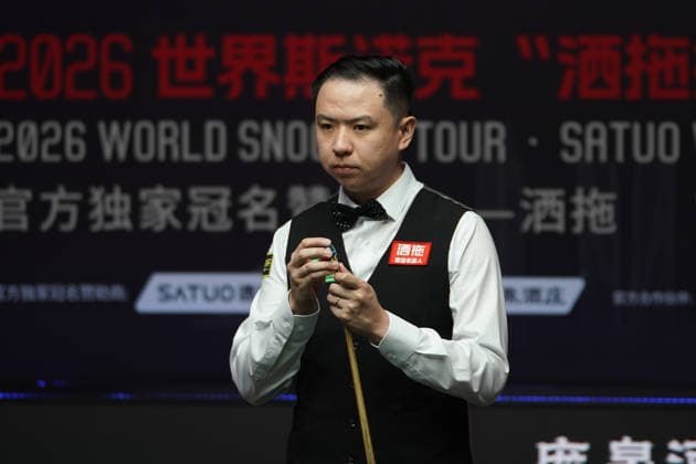TAIYUAN, CHINA - AUGUST 09: Xiao Guodong of China chalks the cue in the first round match against Anthony McGill of Scotland on day 2 of the 2026 World Snooker Tour China Open at Taiyuan Binhe Sports Center on August 9, 2026 in Taiyuan, Shanxi Province of China.  Copyright: xTaixChengzhex 111658964109
