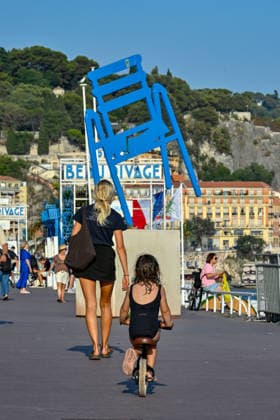 8ème étape du Tour de France Femmes avec Zwift avec l arrivée à Nice, le 8 août 2026. Les coureuses ont parcouru 172 km entre Sisteron et Nice et c est la Néerlandaise, championne d Europe, D.Vollering qui franchit la ligne d’arrivée en premier et reprend le maillot jaune à la Polonaise K.Niewiadoma (Canyon-SRAM), avec huit secondes d’avance. A Nice, sur le podium, elle est suivie par l’Italienne Elisa Longo Borghini et K.Niewiadoma. Bruno Bebert Bestimage Stage 8 of the Tour de France Femmes avec Zwift concluded in Nice on August 8, 2026. The riders covered 172 km between Sisteron and Nice, with Dutch European champion D. Vollering crossing the finish line first; she reclaimed the yellow jersey from Poland’s K. Niewiadoma (Canyon-SRAM), taking an eight-second lead. On the podium in Nice, she was joined by Italy’s Elisa Longo Borghini and K. Niewiadoma Nice France Copyright: xBrunoxBebertx xBestimagexBrunoxBebertx xBestimagex