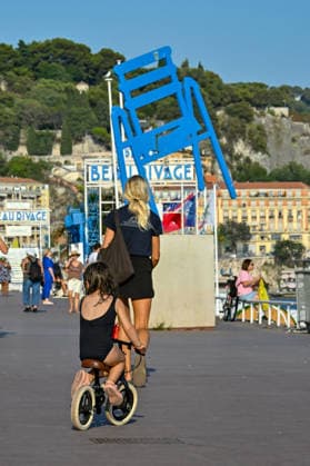 8ème étape du Tour de France Femmes avec Zwift avec l arrivée à Nice, le 8 août 2026. Les coureuses ont parcouru 172 km entre Sisteron et Nice et c est la Néerlandaise, championne d Europe, D.Vollering qui franchit la ligne d’arrivée en premier et reprend le maillot jaune à la Polonaise K.Niewiadoma (Canyon-SRAM), avec huit secondes d’avance. A Nice, sur le podium, elle est suivie par l’Italienne Elisa Longo Borghini et K.Niewiadoma. Bruno Bebert Bestimage Stage 8 of the Tour de France Femmes avec Zwift concluded in Nice on August 8, 2026. The riders covered 172 km between Sisteron and Nice, with Dutch European champion D. Vollering crossing the finish line first; she reclaimed the yellow jersey from Poland’s K. Niewiadoma (Canyon-SRAM), taking an eight-second lead. On the podium in Nice, she was joined by Italy’s Elisa Longo Borghini and K. Niewiadoma Nice France Copyright: xBrunoxBebertx xBestimagexBrunoxBebertx xBestimagex