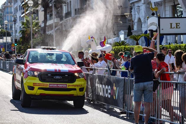 8ème étape du Tour de France Femmes avec Zwift avec l arrivée à Nice, le 8 août 2026. Les coureuses ont parcouru 172 km entre Sisteron et Nice et c est la Néerlandaise, championne d Europe, D.Vollering qui franchit la ligne d’arrivée en premier et reprend le maillot jaune à la Polonaise K.Niewiadoma (Canyon-SRAM), avec huit secondes d’avance. A Nice, sur le podium, elle est suivie par l’Italienne Elisa Longo Borghini et K.Niewiadoma. Bruno Bebert Bestimage Stage 8 of the Tour de France Femmes avec Zwift concluded in Nice on August 8, 2026. The riders covered 172 km between Sisteron and Nice, with Dutch European champion D. Vollering crossing the finish line first; she reclaimed the yellow jersey from Poland’s K. Niewiadoma (Canyon-SRAM), taking an eight-second lead. On the podium in Nice, she was joined by Italy’s Elisa Longo Borghini and K. Niewiadoma Nice France Copyright: xBrunoxBebertx xBestimagexBrunoxBebertx xBestimagex