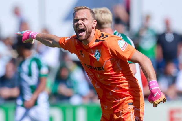 Goalkeeper Alexander Schlager of Werder Bremen gestures during the friendly match between Werder Bremen and SC Paderborn 07 at Stadion am Oyther Berg on August 8, 2026, in Vechta, Germany Photo by Marco Steinbrenner, DeFodi Images Goalkeeper Alexander Schlager of Werder Bremen gestures during the friendly match between Werder Bremen and SC Paderborn 07 at Stadion am Oyther Berg on August 8, 2026 in Vechta, Germany Photo by Marco Steinbrenner DeFodi Images Photo by Marco Steinbrenner DeFodi Images