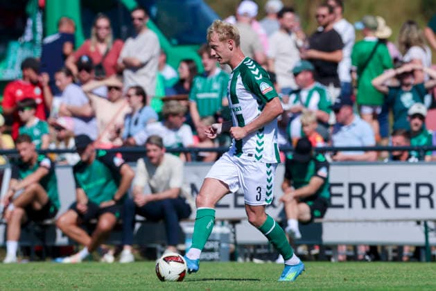 Oskar Wojcik of Werder Bremen controls the ball during the friendly match between Werder Bremen and SC Paderborn 07 at Stadion am Oyther Berg on August 8, 2026, in Vechta, Germany Photo by Marco Steinbrenner DeFodi Images Oskar Wojcik of Werder Bremen controls the ball during the friendly match between Werder Bremen and SC Paderborn 07 at Stadion am Oyther Berg on August 8, 2026 in Vechta, Germany Photo by Marco Steinbrenner DeFodi Images Photo by Marco Steinbrenner DeFodi Images