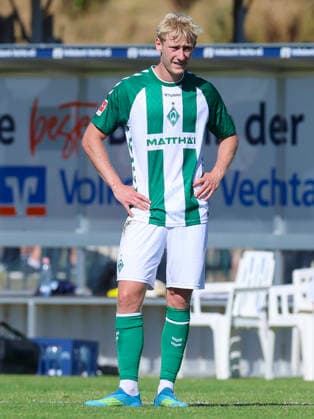 Oskar Wojcik of Werder Bremen looks disappointed during the friendly match between Werder Bremen and SC Paderborn 07 at Stadion am Oyther Berg on August 8, 2026, in Vechta, Germany Photo by Marco Steinbrenner DeFodi Images Oskar Wojcik of Werder Bremen looks dejected during the friendly match between Werder Bremen and SC Paderborn 07 at Stadion am Oyther Berg on August 8, 2026 in Vechta, Germany Photo by Marco Steinbrenner DeFodi Images Photo by Marco Steinbrenner DeFodi Images
