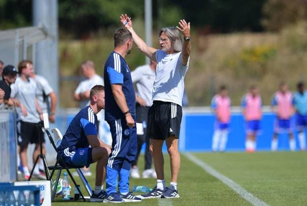 Schalke 04 U19 vs. MSV Duisburg U19 ** FOR EDITORIAL PURPOSES ONLY ** EDITORIAL USE ONLY ** p Soccer U19 DFB Youth League Preliminary Round Group H Matchday 1 Schalke 04 U19 vs. MSV Duisburg U19 on August 9, 2026, at the Parkstadion in Gelsenkirchen Norbert Elgert, Coach of Schalke 04 U19, Germany, North Rhine-Westphalia Gelsenkirchen Copyright ThorstenxTillmann Copyright: ThorstenxTillmann doc872zvdxr0q9dmwqt120r ,EDITORIAL USE ONLY Copyright: ThorstenxTillmann