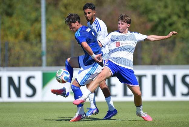 Schalke 04 U19 vs. MSV Duisburg U19 ** FOR EDITORIAL PURPOSES ONLY ** EDITORIAL USE ONLY ** p Soccer U19 DFB Youth League Preliminary Round Group H Matchday 1 Schalke 04 U19 vs. MSV Duisburg U19 on August 9, 2026, at the Parkstadion in Gelsenkirchen Timo Wiesner, Schalke 04 U19, on the left: Adrian Gorczycki, MSV Duisburg U19; on the right: Gelsenkirchen, North Rhine-Westphalia, Germany. Copyright ThorstenxTillmann Copyright: ThorstenxTillmann doc872zvcul1342cpi8rli ,EDITORIAL USE ONLY Copyright: ThorstenxTillmann