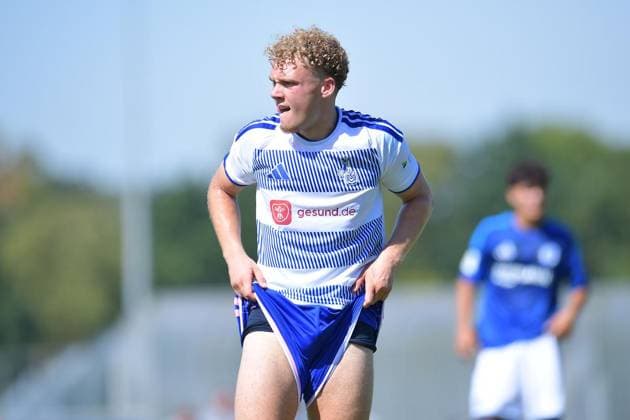 Schalke 04 U19 vs. MSV Duisburg U19 ** FOR EDITORIAL PURPOSES ONLY ** EDITORIAL USE ONLY ** p Soccer U19 DFB Youth League Preliminary Round Group H Matchday 1 Schalke 04 U19 vs. MSV Duisburg U19 on August 9, 2026, at the Parkstadion in Gelsenkirchen Louis Blume MSV Duisburg U19 Germany North Rhine-Westphalia Gelsenkirchen Copyright ThorstenxTillmann Copyright: ThorstenxTillmann doc872zvdct08p188byfrlf ,EDITORIAL USE ONLY Copyright: ThorstenxTillmann