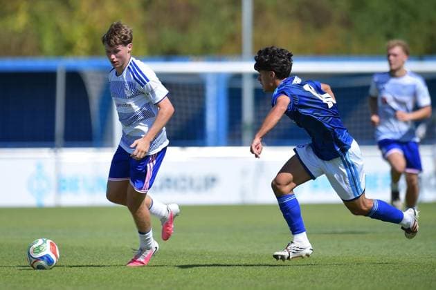 Schalke 04 U19 vs. MSV Duisburg U19 ** FOR EDITORIAL PURPOSES ONLY ** EDITORIAL USE ONLY ** p Soccer U19 DFB Youth League Preliminary Round Group H Matchday 1 Schalke 04 U19 vs. MSV Duisburg U19 on August 9, 2026, at the Parkstadion in Gelsenkirchen Adrian Gorczycki, MSV Duisburg U19, on the left: Arian Güzel, Schalke 04 U19; on the right: Germany, North Rhine-Westphalia, Gelsenkirchen. Copyright ThorstenxTillmann Copyright: ThorstenxTillmann doc872zvdp7e9itiy2s1e8e ,EDITORIAL USE ONLY Copyright: ThorstenxTillmann