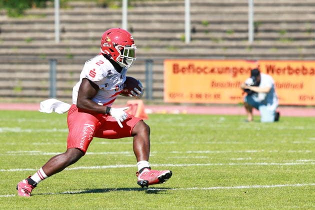 Chrisman Kyei (Potsdam Royals, 2) runs with the ball, Düsseldorf Panther vs Potsdam Royals, American Football, GFL, German Football League, Season 2026, Week 14, 08.08.2026, Photo: PFA Klaus Sack Düsseldorf Stadion VfL Benrath NRW Deutschland Copyright: xFootxBowl KlausxSackx