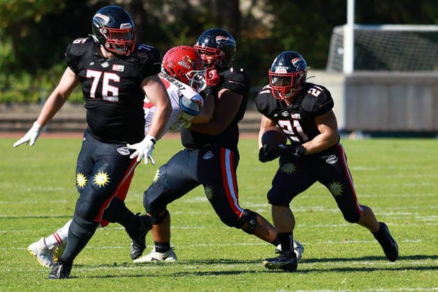 Gennadiy Adams (Düsseldorf Panther, 21) runs with the ball, Düsseldorf Panther vs Potsdam Royals, American Football, GFL, German Football League, Season 2026, Week 14, 08.08.2026, Photo: PFA Klaus Sack Düsseldorf Stadion VfL Benrath NRW Deutschland Copyright: xFootxBowl KlausxSackx