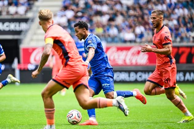 KAA Gent v KV Mechelen - Jupiler Pro League GENT, BELGIUM - AUGUST 09 : Sonko Momodou forward of KAA Gent and Decoene Massimo midfielder of KV Mechelen pictured in action during the Jupiler Pro League match between KAA Gent and KV Mechelen on August 9, 2026 in Gent, Belgium, 09 08 2026 Gent Belgium  Copyright: xTgox