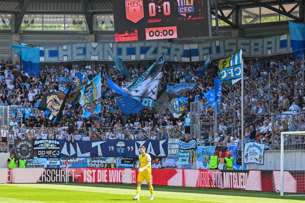 Soccer I Men s Team I 2026–2027 Season I Regionalliga I Matchday 4 I Hallescher FC vs. Chemnitzer FC I August 9, 2026 Chemnitzer fans in the visitors section at Halle Saale Leuna Chemie Stadium, Saxony-Anhalt, Germany Copyright: xLobeca InesxHähnelx