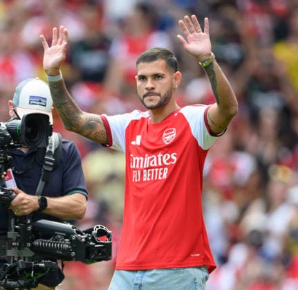 09 August 2026 - Arsenal v Borussia Dortmund - Emirates Stadium - London. Arsenal v Borussia Dortmund - Emirates Stadium - London. New signing Bruno Guimaraes is presented to the Arsenal fans. Picture : Mark Pain LONDON England  Copyright: xMarkxPainx