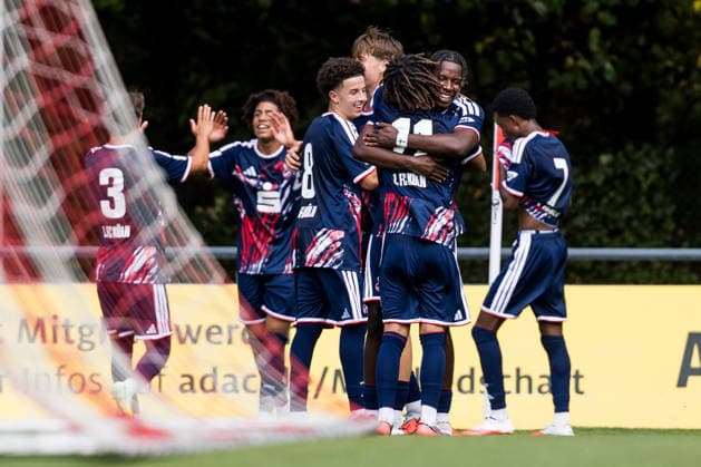 U17 DFB Youth League: 1. FC Köln vs. SV Sandhausen, August 9, 2026, Cologne, Germany. Celebrations following Isaiah Amani Izuagie’s 1-0 goal for 1. FC Köln, 9, goal, goal celebration during Matchday 1 of the preliminary round, Group E, of the U17 DFB Youth League between 1 FC Köln and SV Sandhausen at Geissbockheim Field 7 on August 9, 2026, in Cologne, Germany Copyright: xBEAUTIFULxSPORTS Wunderlx