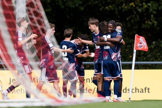 U17 DFB Youth League: 1. FC Köln vs. SV Sandhausen, August 9, 2026, Cologne, Germany. Celebrations following Isaiah Amani Izuagie’s 1-0 goal for 1. FC Köln, 9, goal, goal celebration during Matchday 1 of the preliminary round, Group E, of the U17 DFB Youth League between 1 FC Köln and SV Sandhausen at Geissbockheim Field 7 on August 9, 2026, in Cologne, Germany Copyright: xBEAUTIFULxSPORTS Wunderlx