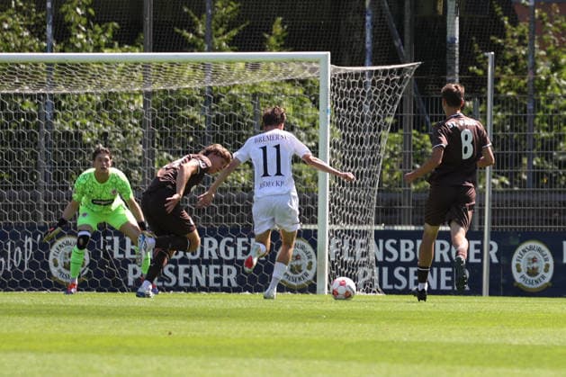 Soccer I Men s I 2026–2027 Season I Regionalliga Nord I Matchday 2 I FC St. Pauli II vs. Bremer SV I August 9, 2026 Niklas Petzsch 1, FC St. Pauli II Jannik Robatsch 24, FC St. Pauli II Bastian Redecker 11, Bremer SV on their way to a 0–1 victory, Mats Herrmann 8, FC St. Pauli II, Norderstedt, Edmund Plambeck Stadium, Schleswig-Holstein, Germany Copyright: xLobeca RalfxHomburgx
