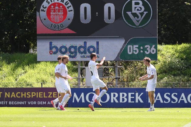 Soccer I Men s Team I 2026–2027 Season I Regionalliga Nord I Matchday 2 I FC St. Pauli II vs. Bremer SV I August 9, 2026 Goal celebration at Bremer SV s Edmund Plambeck Stadium in Norderstedt, Schleswig-Holstein, Germany Copyright: xLobeca RalfxHomburgx