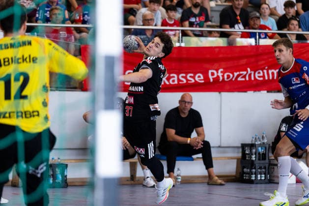 Lucca BIALOWAS, HC Erlangen, 37, scores a goal, play, shot on goal, GER, HBW Balingen Weilstetten vs. HC Erlangen, handball, preseason, tournament, S Cup Altensteig, 3rd-place match, 2026–2027 season, August 9, 2026, GER, HBW Balingen Weilstetten vs. HC Erlangen, handball, preseason, tournament, S Cup Altensteig, 3rd-place match, 2026–2027 season, August 9, 2026, Altensteig Copyright: xEibnerxPressefoto OliverxSchmidtx EP_OST