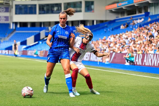 Brighton and Hove Albion Women v Paris Saint-Germain Women Pre-Season Friendly Marit AuÃ e of Brighton and Hove Albion Women hols of RomÃ e Leuchter of Paris Saint-Germain Women during the Pre-Season Friendly match at the American Express Stadium, Brighton and Hove 09 08 2026 UK Newspapers OUT Copyright: xNeilxHolmesx FIL-23742-0004