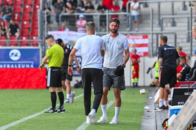 Soccer I Men’s I 2026–2027 Season I Regionalliga I Matchday 4 I Hallescher FC vs. Chemnitzer FC I August 9, 2026 The Chemnitzer coaching staff after the game; on the right, Benjamin Duda, head coach of Chemnitzer FC, Niklas Hoheneder, assistant coach; on the left: Halle Saale Leuna Chemie Stadium, Saxony-Anhalt, Germany Copyright: xLobeca InesxHähnelx