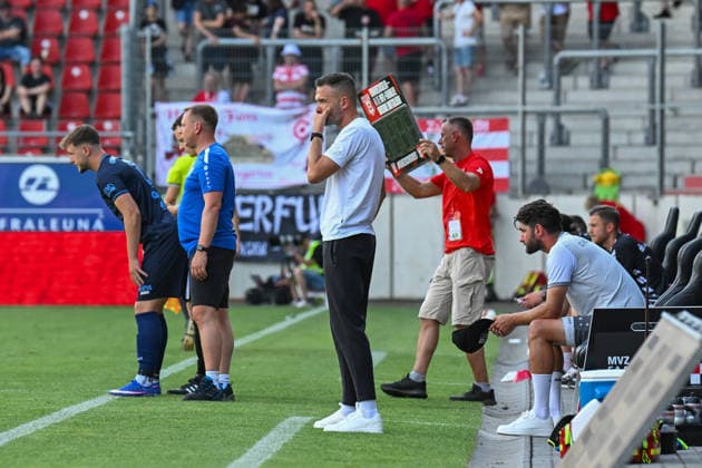 Soccer I Men s Team I 2026–2027 Season I Regionalliga I Matchday 4 I Hallescher FC vs. Chemnitzer FC I August 9, 2026 Benjamin Duda, Coach, Chemnitzer FC, Mitte Halle Saale Leuna Chemie Stadium, Saxony-Anhalt, Germany Copyright: xLobeca InesxHähnelx