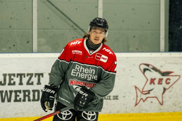 New Shark Daniel Fischbuch, Cologne Sharks, 71, at practice; Cologne Sharks public practice at the Haie Center, Penny DEL, ice hockey, 2026–2027 season, August 9, 2026, Cologne Sharks public practice, Penny DEL, 2026–2027 season, August 9, 2026, Cologne Copyright: xEibner-Pressefoto ThomasxHaeslerx EP_THR