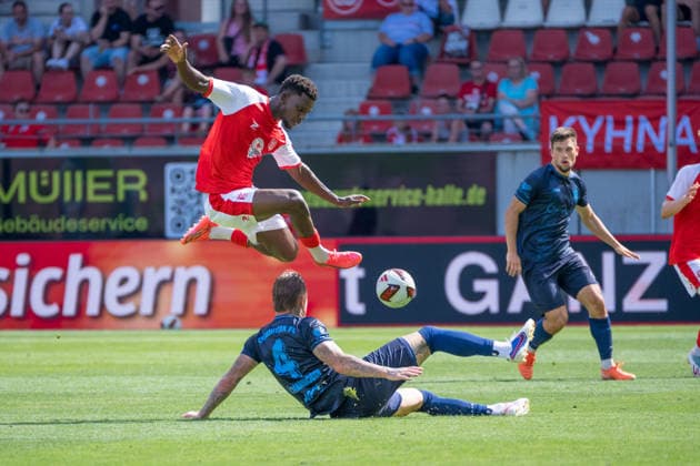 Bocar Baro HFC, 9, Jan Löhmannsröben CFC, 4, Hallescher FC vs. Chemnitzer FC, Soccer, Northeast Regional League, Matchday 4, 2026–27 Season, August 9, 2026, Halle Leuna Chemie Stadium, ST Deutschland