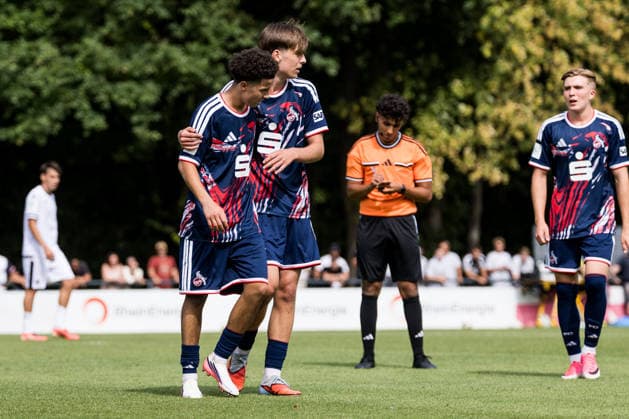 U17 DFB Youth League: 1. FC Köln vs. SV Sandhausen, August 9, 2026, Cologne, Germany. Celebrations following Yassin Tollih’s 4-0 goal for 1. FC Köln, 8th goal off a penalty kick, goal, goal celebration, during Matchday 1 of the preliminary round, Group E, of the U17 DFB Youth League between 1 FC Köln and SV Sandhausen at Geissbockheim Platz 7 on August 9, 2026, in Cologne, Germany Copyright: xBEAUTIFULxSPORTS Wunderlx