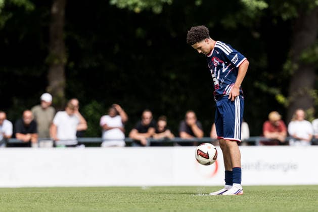 U17 DFB Youth League: 1. FC Köln vs. SV Sandhausen, August 9, 2026, Cologne, Germany. Yassin Tollih of 1. FC Köln, 8 scores the penalty kick to make it 4–0 during Matchday 1 of the preliminary round, Group E, of the U17 DFB Youth League between 1 FC Köln and SV Sandhausen at Geissbockheim Field 7 on August 9, 2026, in Cologne, Germany Copyright: xBEAUTIFULxSPORTS Wunderlx