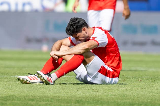 Regionalliga Northeast Season 26-27 Hallescher FC vs. Chemnitzer FC Halle, Germany August 9, 2026 Pictured: Niklas Landgraf Halle: dissatisfied, disappointed, disheartened, dejected, frustrated, Halle Saale Leuna Chemie Stadium Saxony-Anhalt, Germany