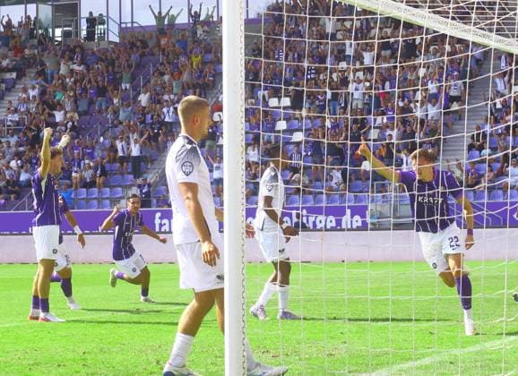Celebrating after the 2-1 win: Goal scorer Willi Kamm (Aue), right; Northeast Regional League 2026-27: FC Erzgebirge Aue vs. BFC Preussen on August 9, 2026; Erzgebirge Aue vs. BFC Preussen