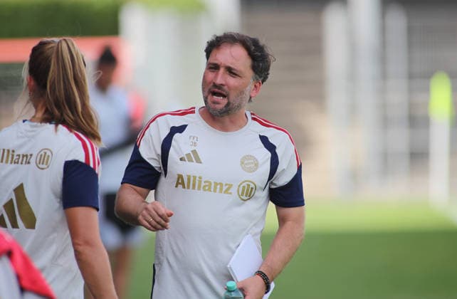 Soccer, Women, 2026–2027 Season, FC Bayern Munich vs. Paris FC, Friendly Match, Exhibition Match, Sportpark Unterhaching, Jose Barcala, FC Bayern Munich Coach in an Interview