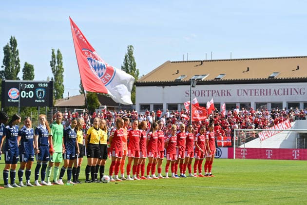 1 Match at Sportpark Unterhaching for the FC Bayern women s soccer team; team photo, team, squad, team photo; soccer friendly match between Bayern Munich Women and Paris FC on August 9, 2026, at Sportpark Unterhaching; 2026–2027 season,