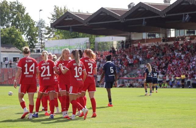 Bayern Celebrations at the Sportpark after Bayern s 1-0 Goal by No. 21 Pernille HARDER Women s Soccer, Bayern Paris Women s Soccer, FC Bayern Munich Women vs. Paris FC, Friendly Match, Preseason Match for the 2026–2027 Season, on August 9, 2026, in Unterhaching, S P O R T P A R K U N T E R H A C H I N G, Germany Source Copyright Credit Oryk HAIST xFUSSBALL-FCBFx
