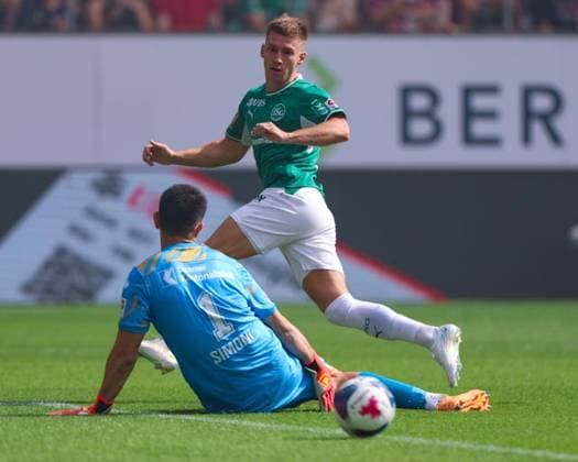 August 9, 2026, Soccer, Brack Super League 2026–27, Round 3, FC St. Gallen 1879 vs. FC Lucerne, Berit Sitter Stadium, St. Gallen, Switzerland; Christian Witzig 7; FC St. Gallen 1879 has a great scoring chance right at the start, but the ball doesn’t go in. Photo by Urs Ottiger